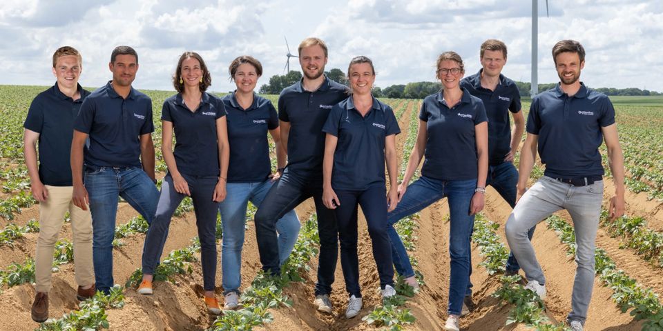 ensemble des agents de relation culture de chez desmazières